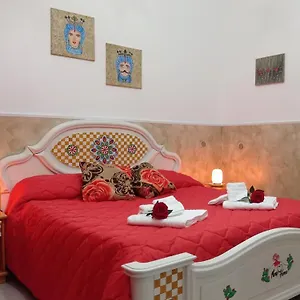 Mary - Casa Taormine
