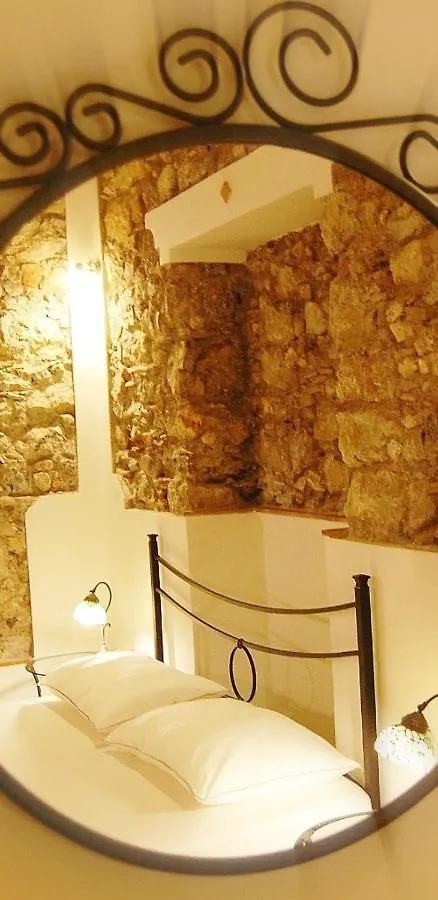 Incantevole E Storico Appartamento In Pieno Centro Taormina